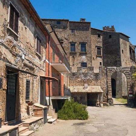 Casa Vacanze La Piazzetta Del Castello Montecalvello Exterior photo