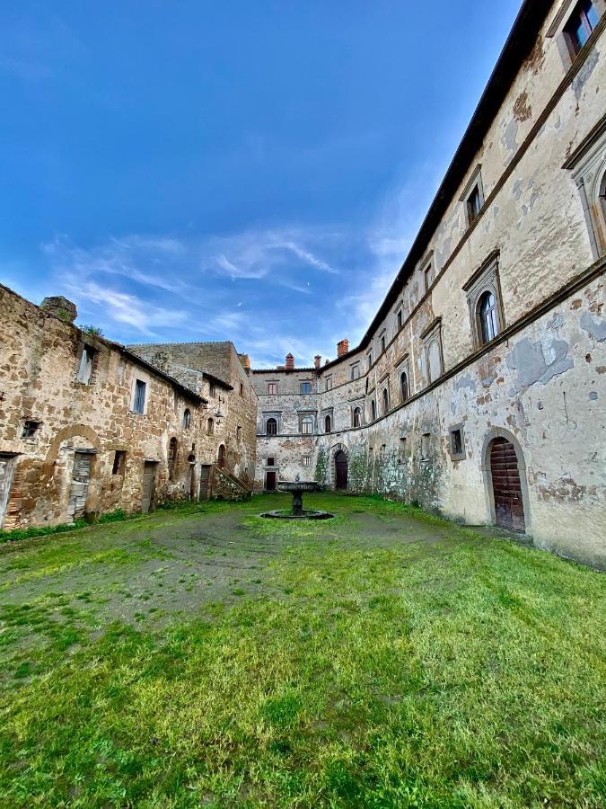 Casa Vacanze La Piazzetta Del Castello Montecalvello Exterior photo